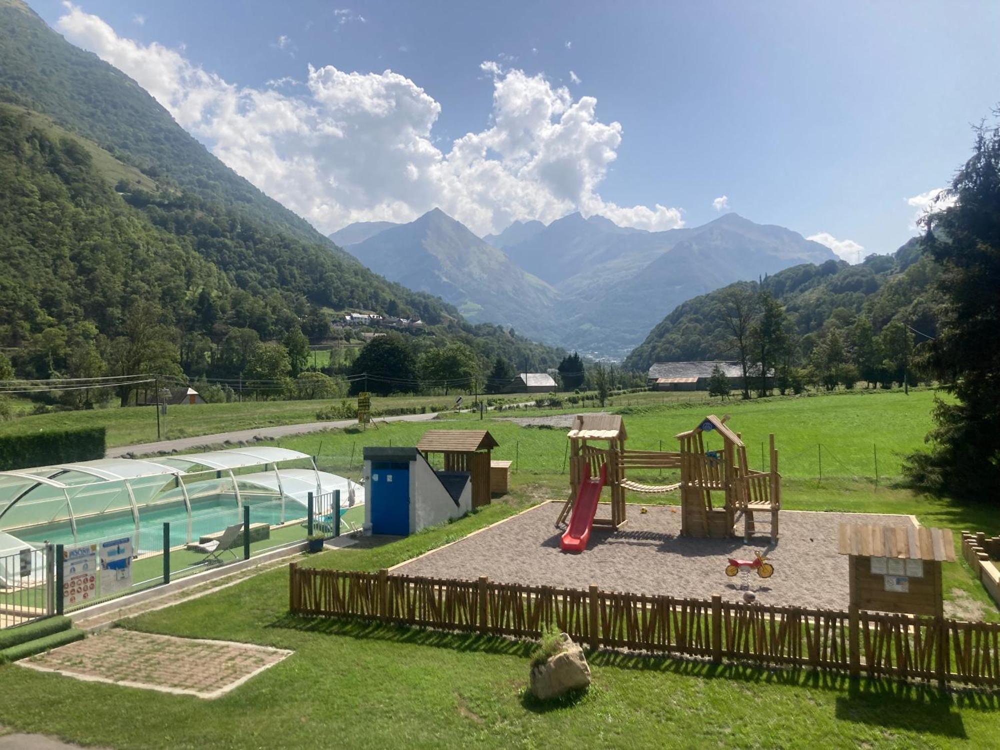Camping Happy Pyrenees Saligos Exterior photo